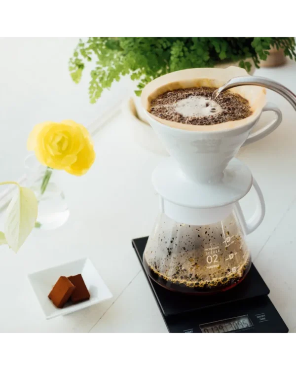 Hario Kit V60 Dripper Cerámica - Blanco - Imagen 2